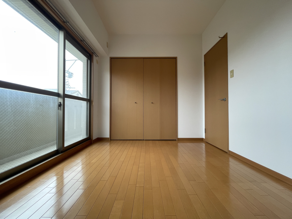 こちらは6帖の洋室