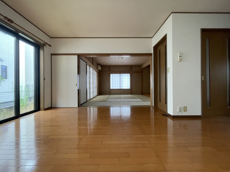 LDKだけで14帖ありますが、引き戸を開けると開放感がすごい…