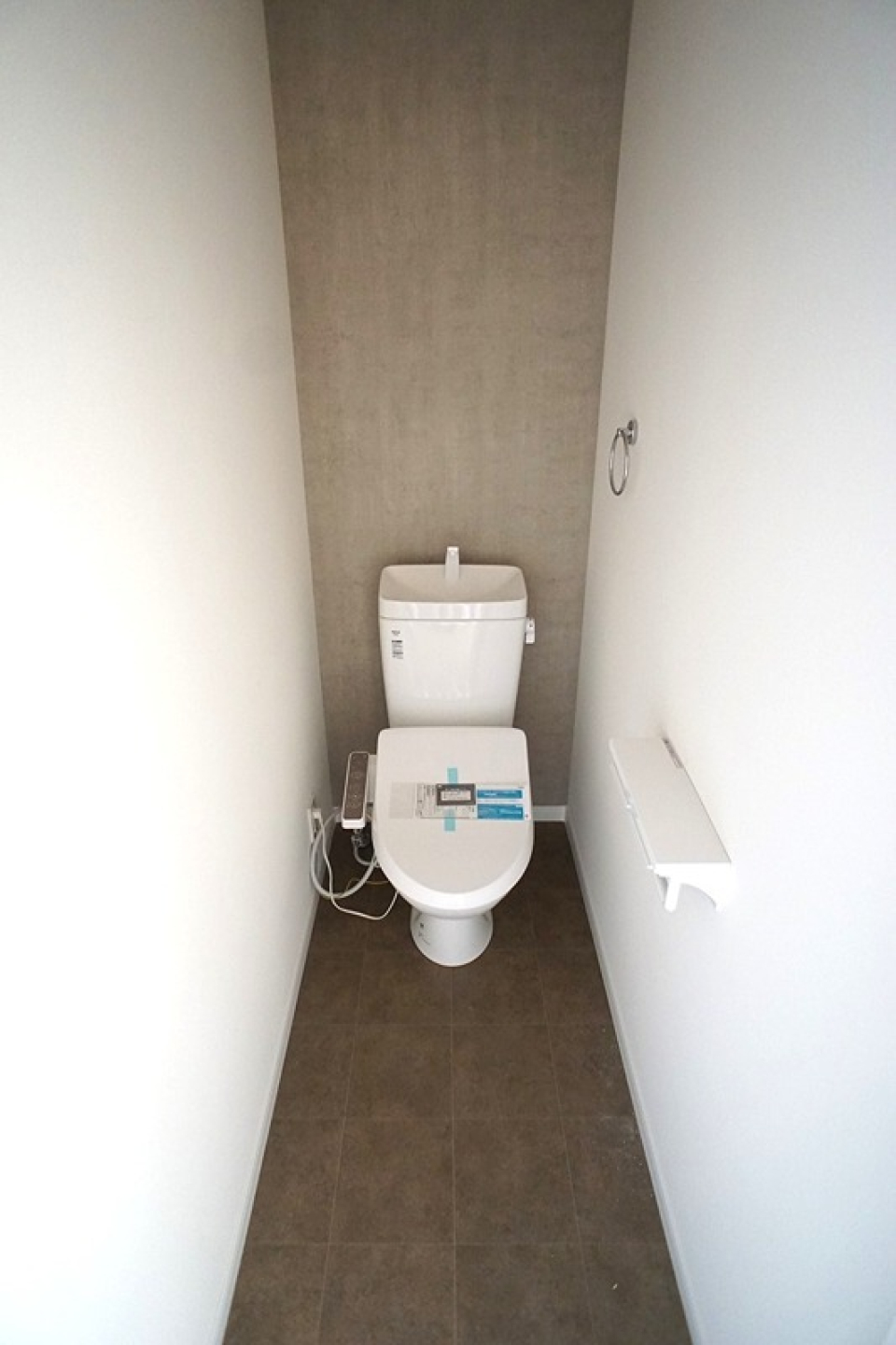 トイレは階段を上った先にあります