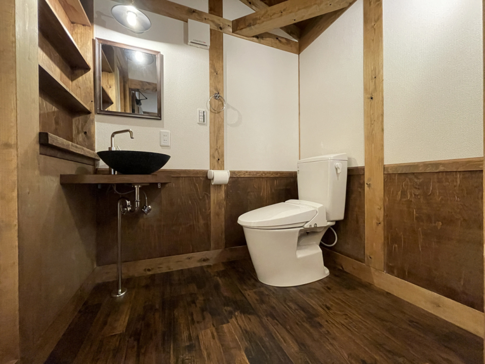 旅館風サニタリールーム。洗面トイレ洗濯機は同室。