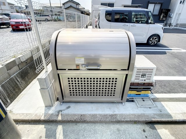 敷地内ゴミ置き場