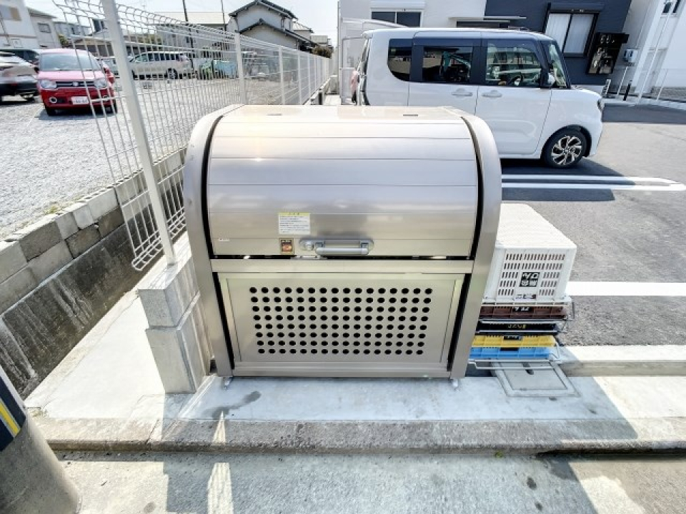 敷地内ゴミ置き場