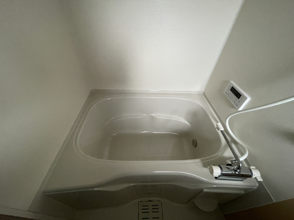 トイレは2F、洗面・浴室は1Fになります