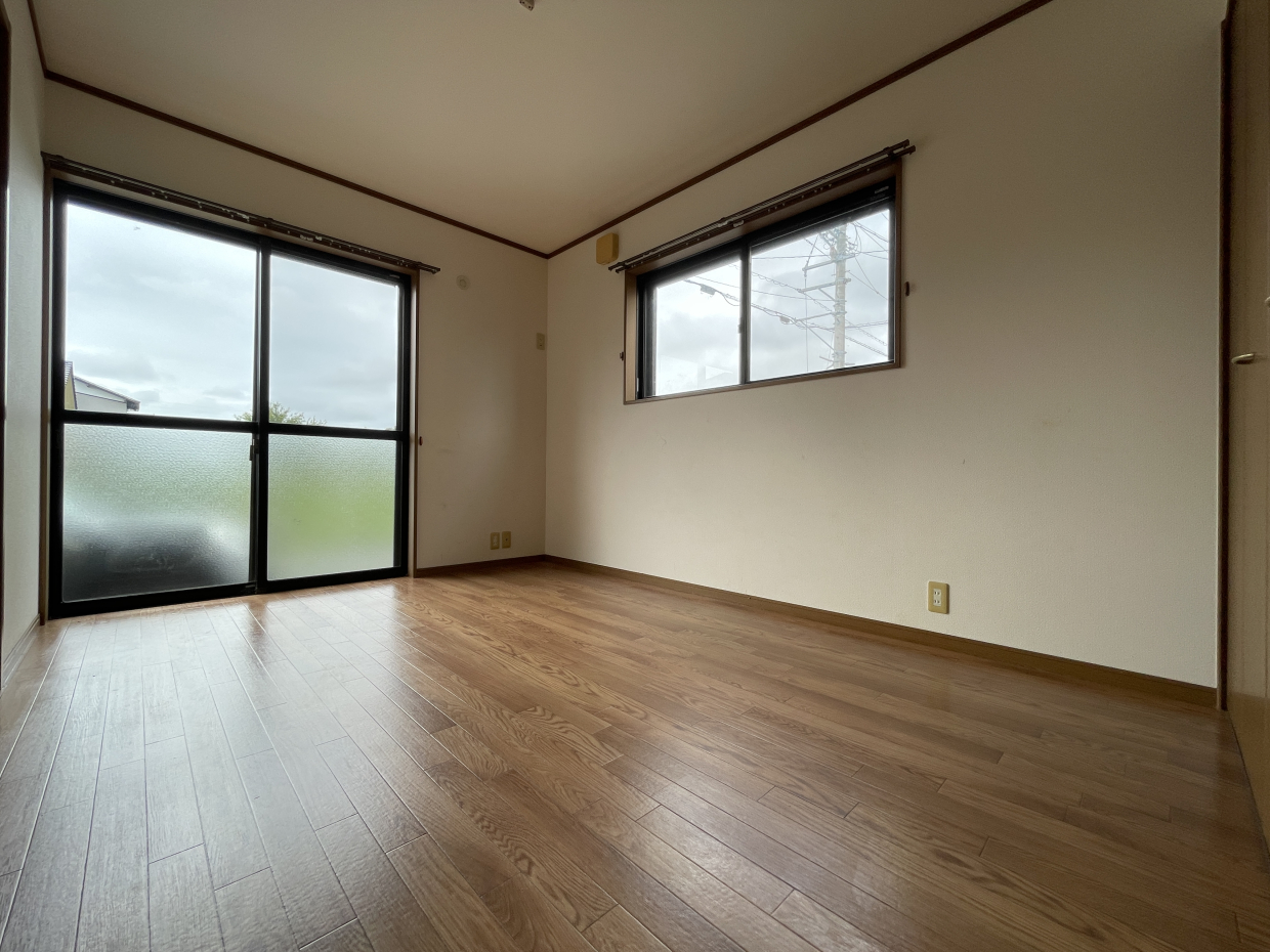 洋室は2部屋あり、どちらも6帖と丁度いいひろさ！