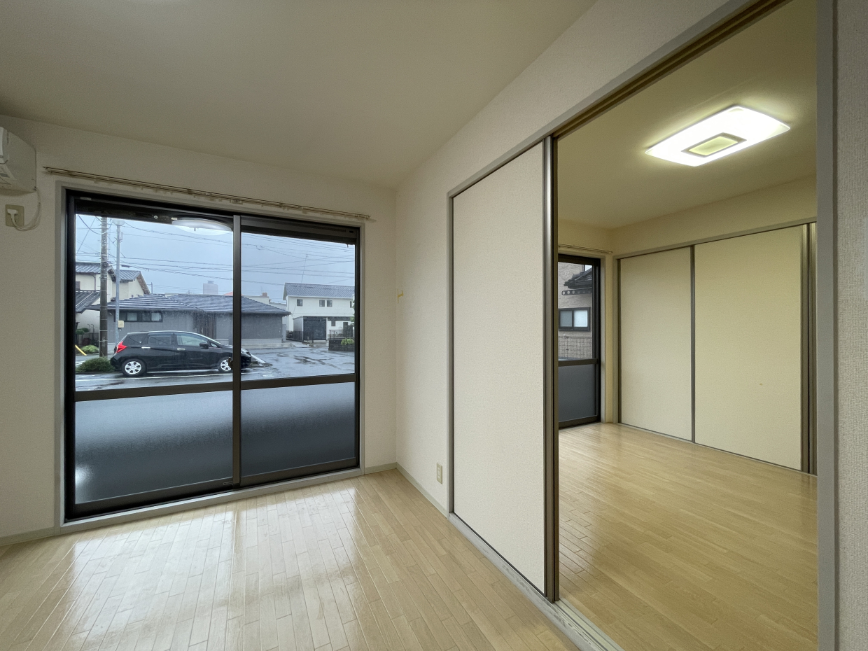 お隣が洋室6帖