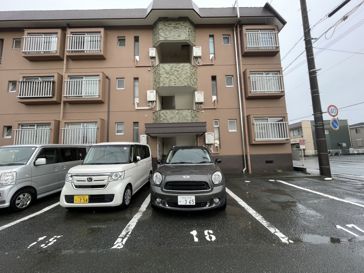駐車場1台込み、2台目は敷地外ですがご相談可能です！