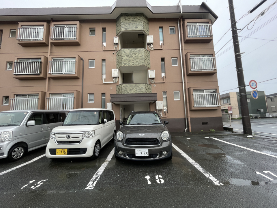 駐車場1台込み、2台目は敷地外ですがご相談可能です！