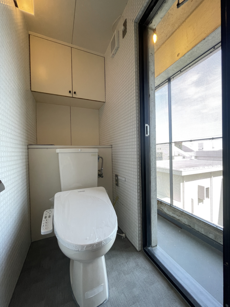 サブバルコニーに出られます。