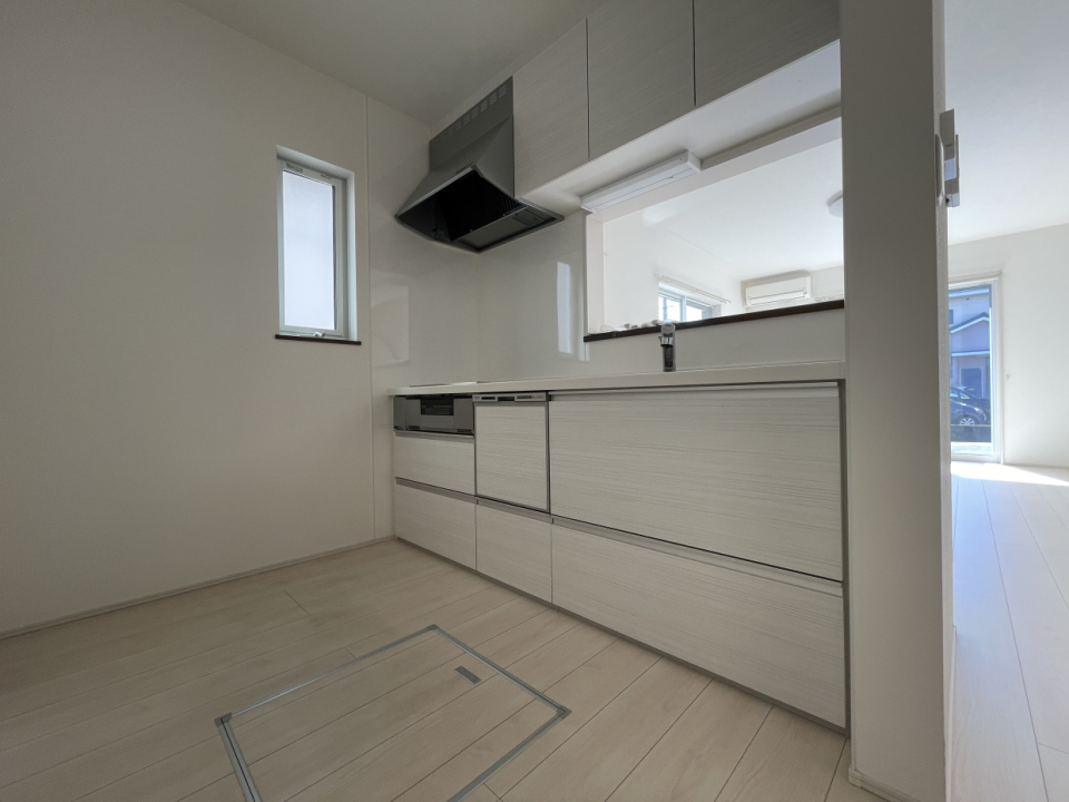 お部屋に馴染むホワイトキッチン！