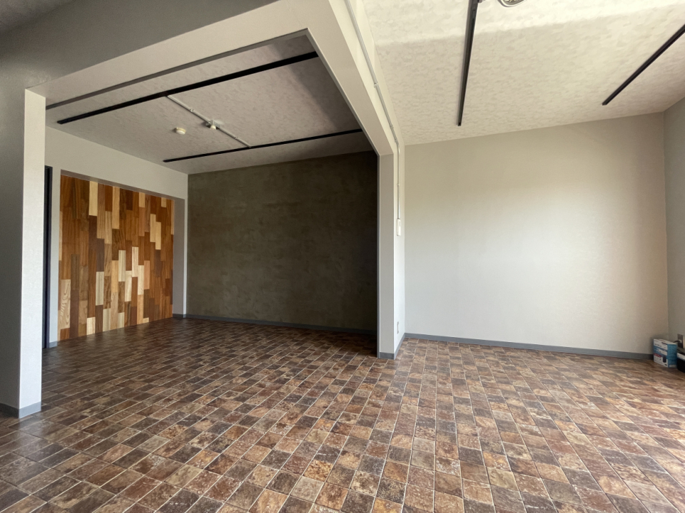玄関を開けてすぐこの空間です、アート展みたい