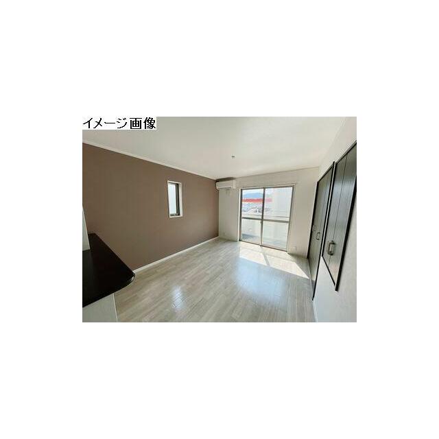 2階が居住区。東向きのLDK。
