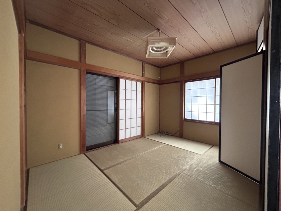 1階は和室もあります。庭に面しています。