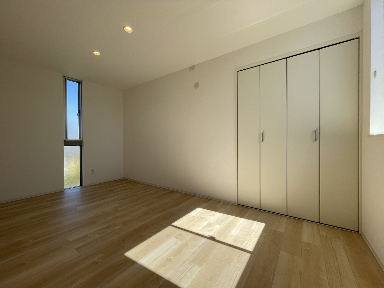 2階には全部で3部屋の洋室があります