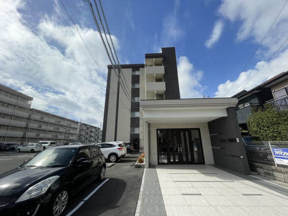 外観の様子、駐車場は要問合せです！