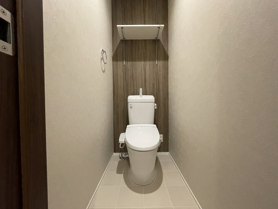 トイレも収納があって便利