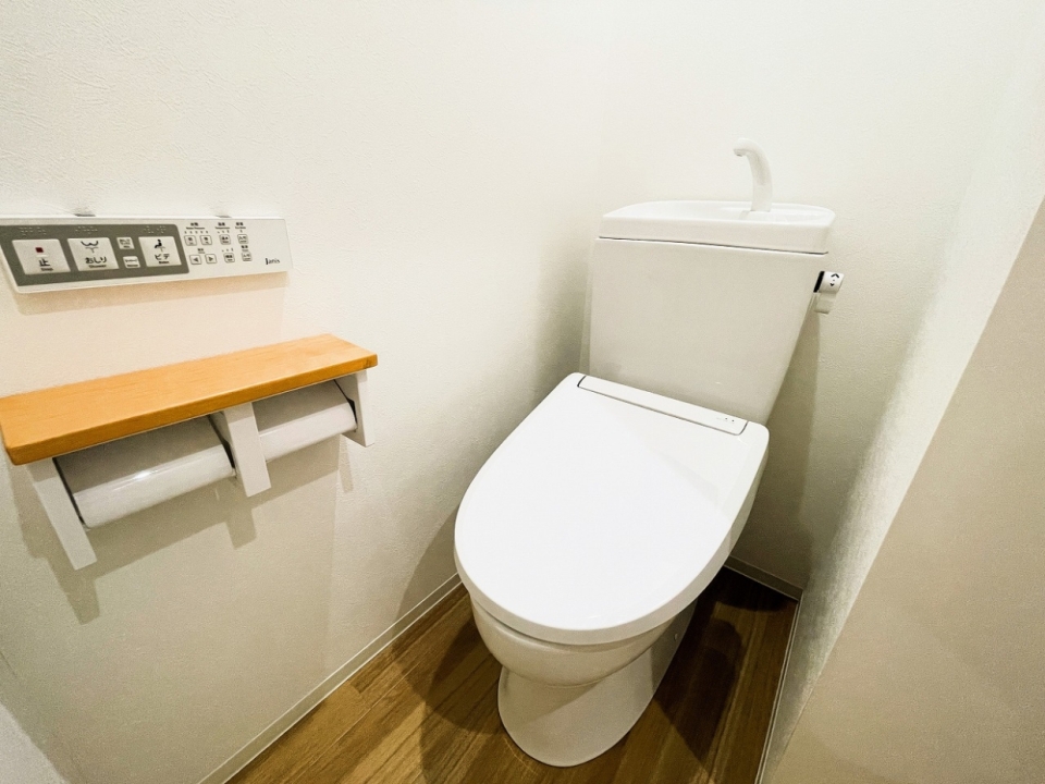 トイレは当然ウォシュレット付き。