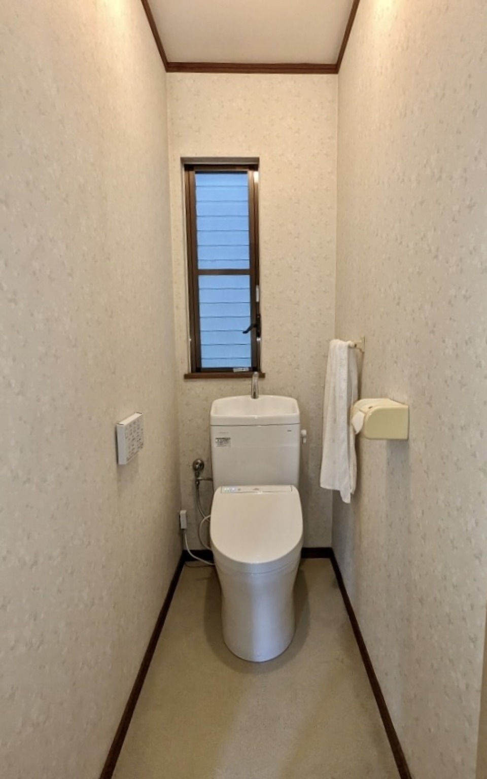 トイレは各階にあります。ウォシュレット付き。