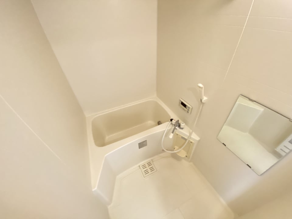 シンプルながら追い炊き付きのありがたい仕様。