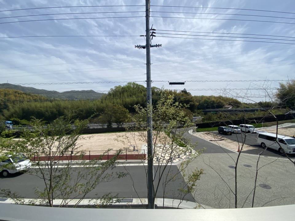 公園が見えるほどの距離に。