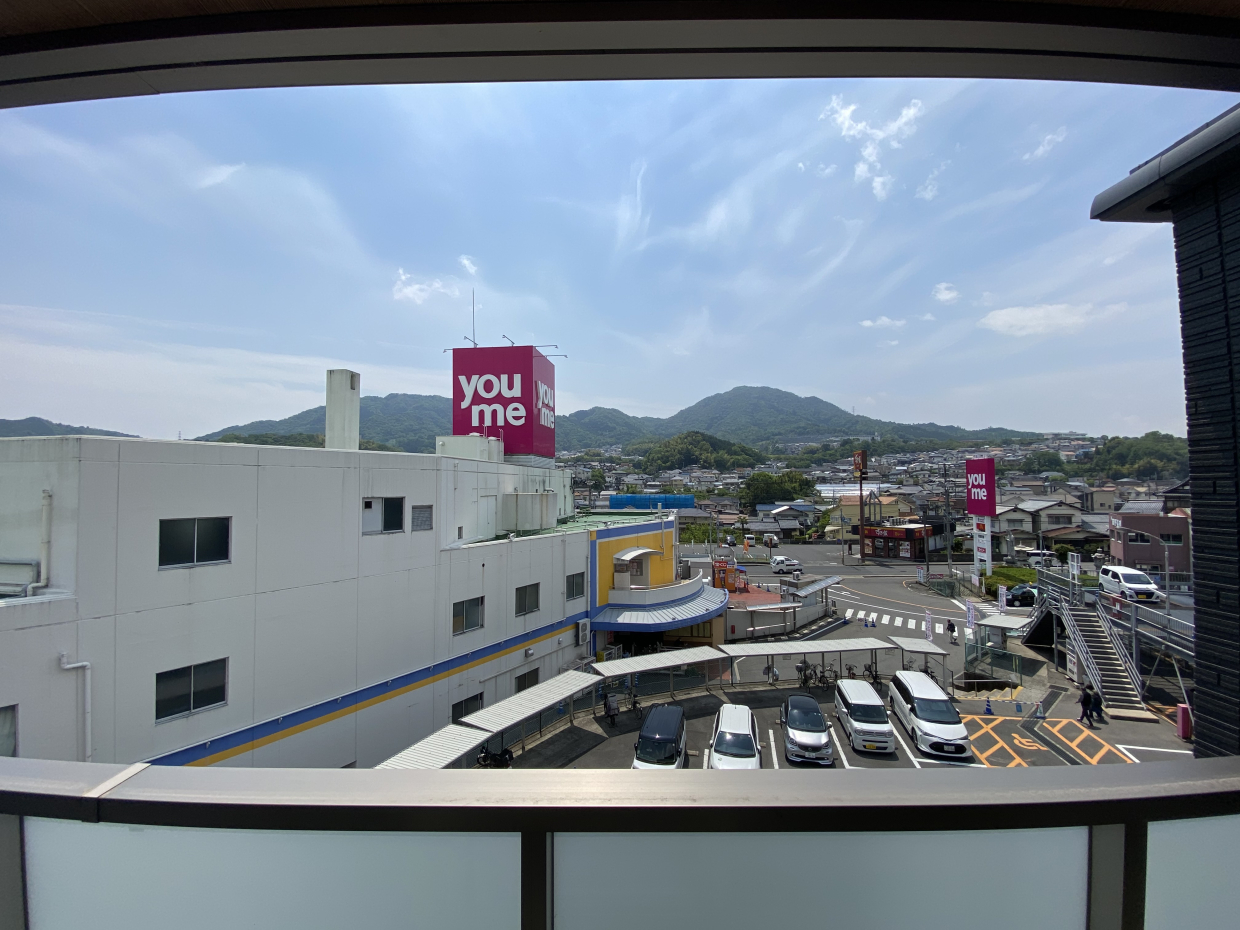 スーパーが目の前に！