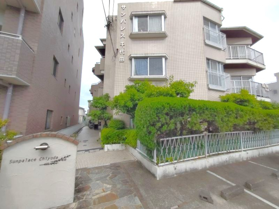 周辺の環境は文教地区で落ち着いています