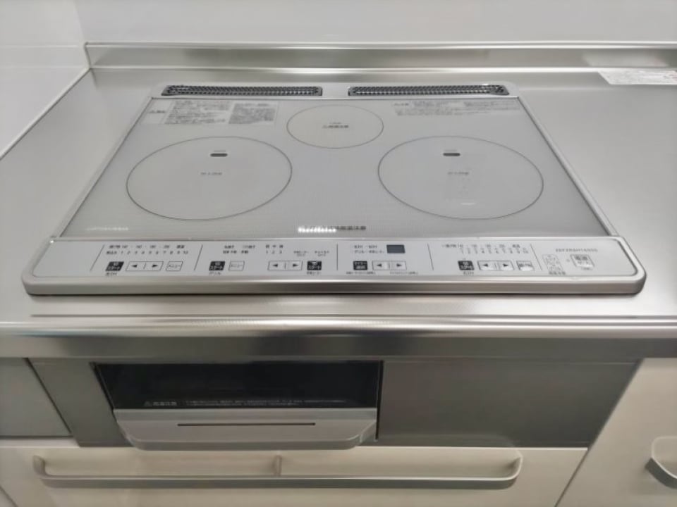 3口IHコンロ付き。IHはお掃除も楽ちんです