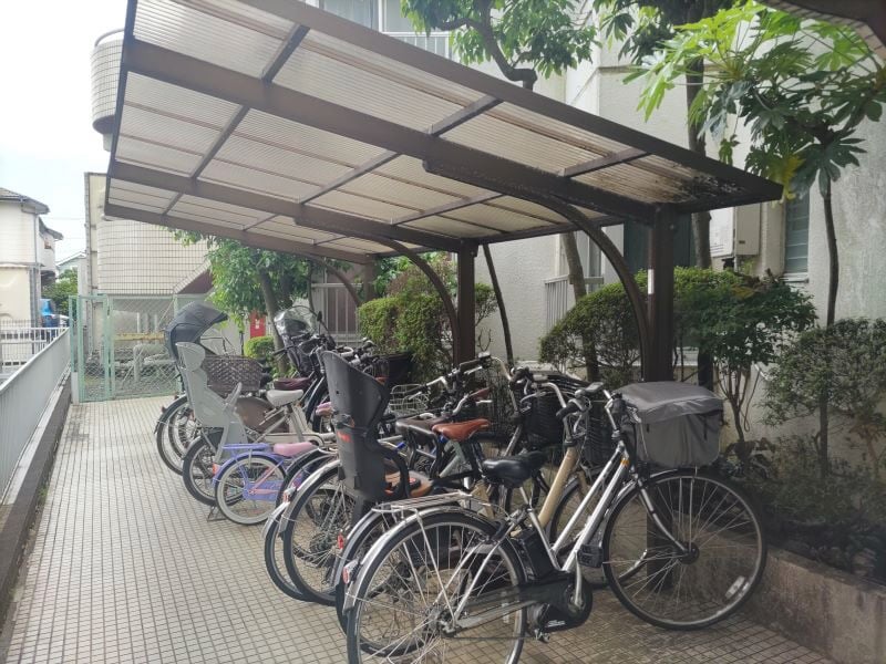 屋根付きの駐輪場